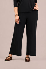Straight As It Seams Pant